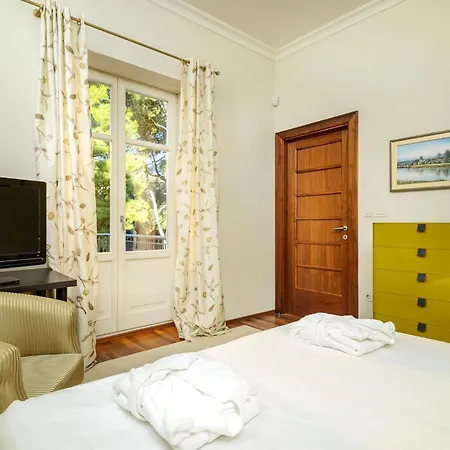 Exclusive Seafront 5 Bedrooms Mestro Outdoor Pool Magical Sea Views *