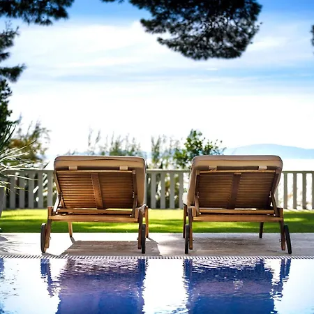 Exclusive Seafront 5 Bedrooms Mestro Outdoor Pool Magical Sea Views Villa *