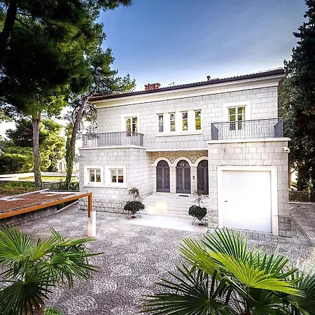 Exclusive Seafront 5 Bedrooms Mestro Outdoor Pool Magical Sea Views *