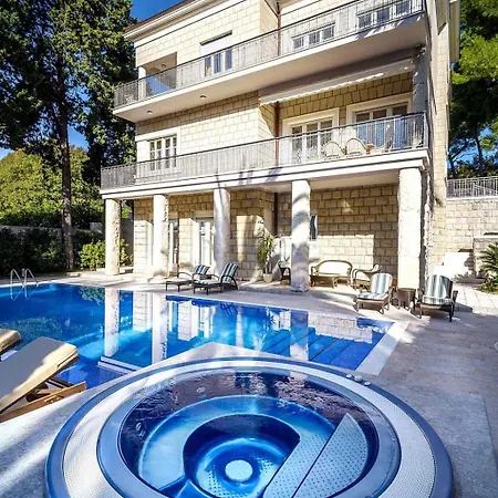 Villa Exclusive Seafront 5 Bedrooms Mestro Outdoor Pool Magical Sea Views *
