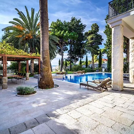 Exclusive Seafront 5 Bedrooms Mestro Outdoor Pool Magical Sea Views *