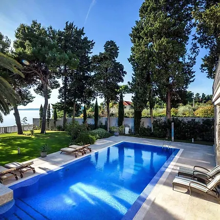 Exclusive Seafront 5 Bedrooms Mestro Outdoor Pool Magical Sea Views *